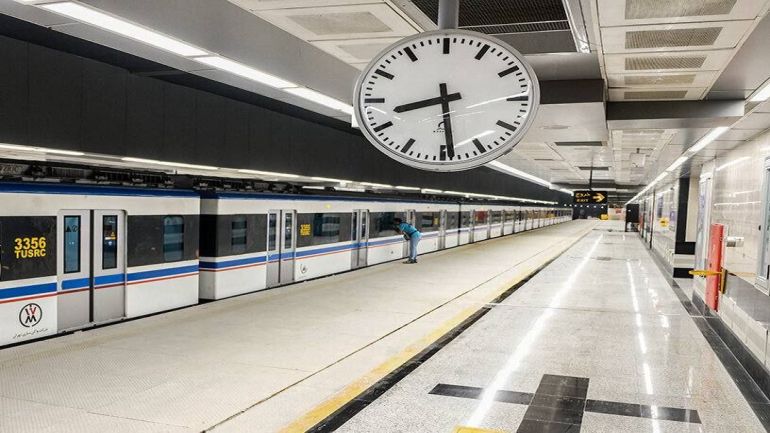إيران تعلن فتح المساجد ومحطات المترو  والمدارس كملاجئ من الهجمات الإسرائيلية