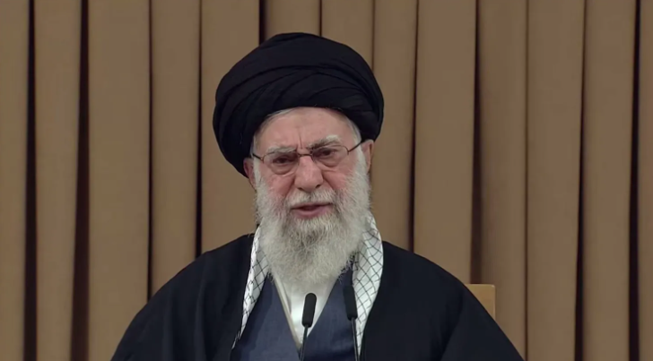 المرشد الإيراني يحذر من الانقسام الداخلي