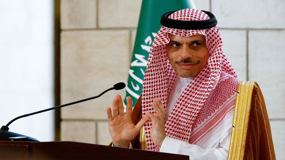 وزير الخارجية السعودي: المملكة وقطر ستقدمان دعما ماليا لموظفي الدولة في سوريا