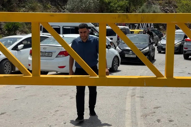 حواجز الاحتلال تخنق بلدة "الزاوية" الفلسطينية