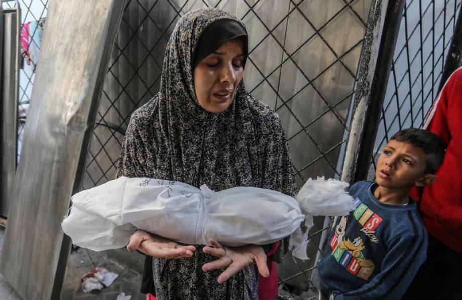 مسؤول أممي: طفل يُقتل كل ساعة في غزة والعالم يقف عاجزًا 