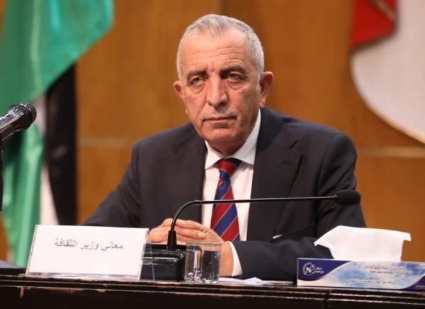 وزير الثقافة: العلم رمز السيادة وعنوان العزة والشموخ