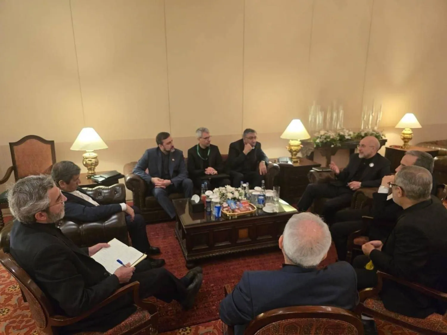 مفاوضات إسلام آباد تبدأ وسط شكوك وشروط متبادلة