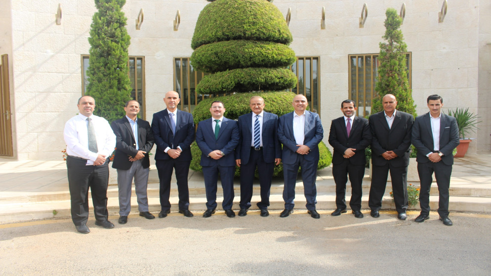 رئيس هيئة الخدمة والإدارة العامة يزور الهيئة الهاشمية للمصابين العسكريين