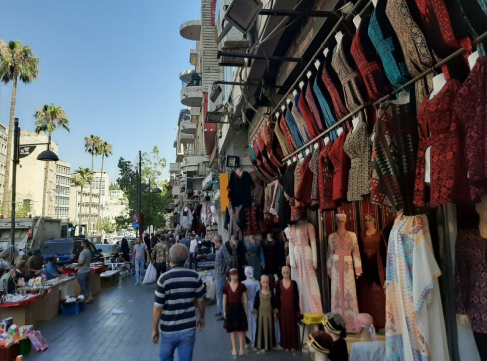 الأسواق بلا حراك والمبيعات دون المأمول… الأردنيون يقدّمون التزاماتهم على نفقات العيد