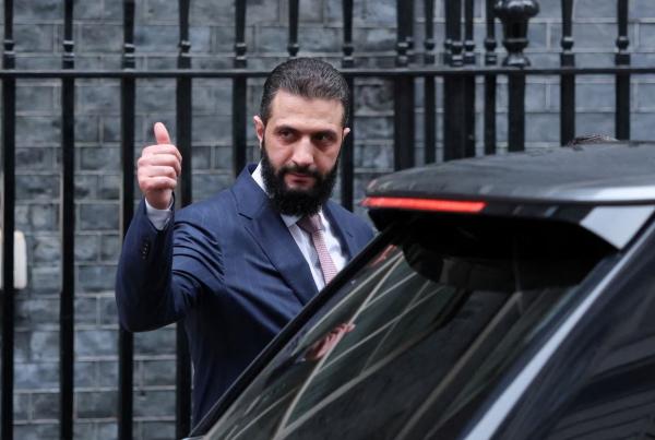 الشرع بعد تصريح والده لاهالي دير الزور: امسحوها بلحيتنا