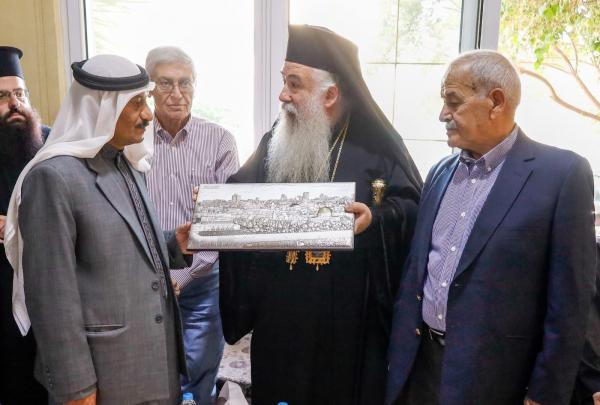 المَدرَسَةُ – بَني حَسَن تُكرِّمُ المُطرانَ خَريستوفوروس