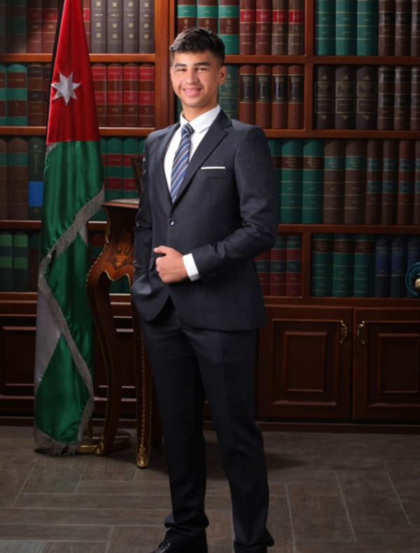زيد علي الكردي  ..  مبارك النجاح والتفوق