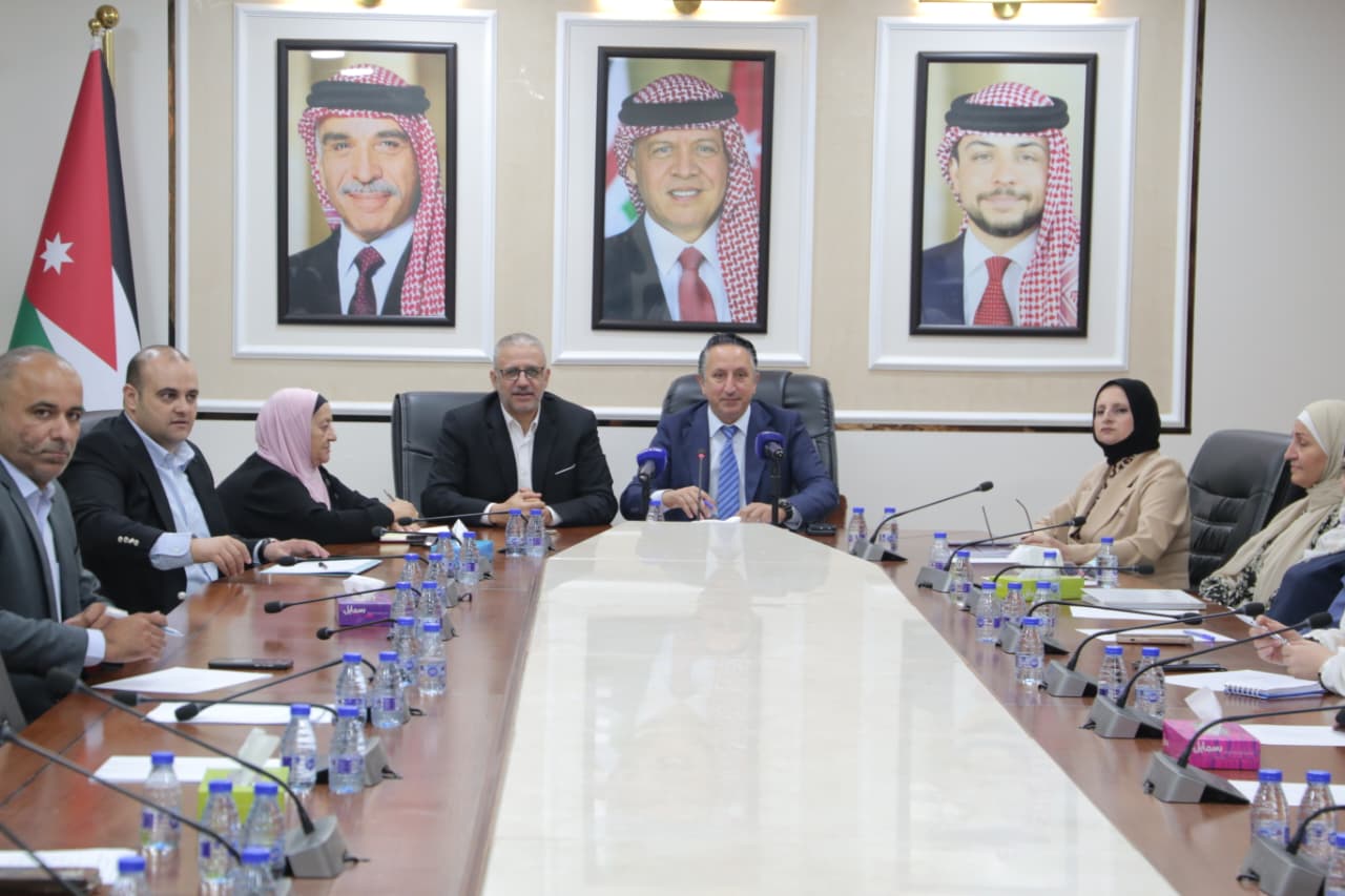 النواب: معارض وبازارات لدعم مشاريع المرأة في العسل والمنتجات التراثية