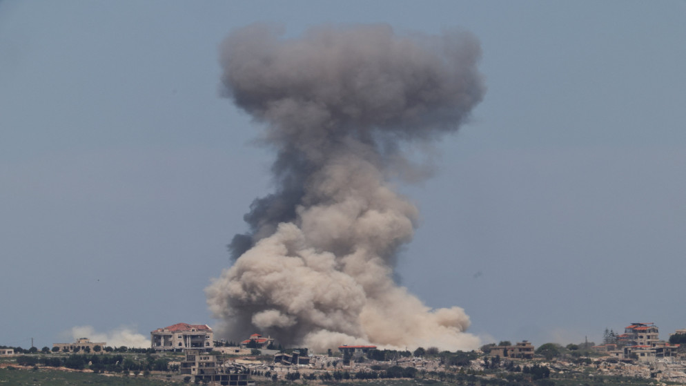 غارة إسرائيلية على بلدة في جنوب لبنان بعد إنذار بالإخلاء 