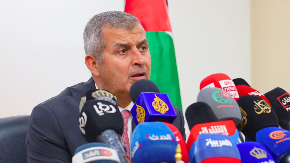 الخرابشة: دراسة لرفع قدرة خط الكهرباء الأردني السوري لـ300 ميغا واط