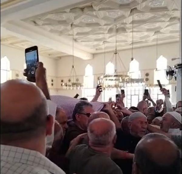 الأردنيون يشيعون الداعية المصري زغلول النجار