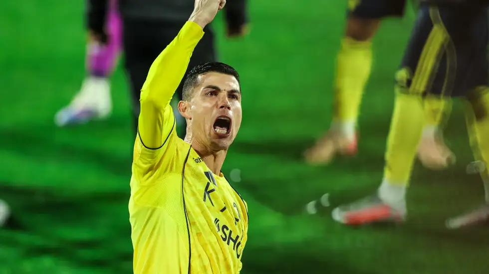 رونالدو ينهي تمرده في النصر ..  ومستقبله بين جبهتين