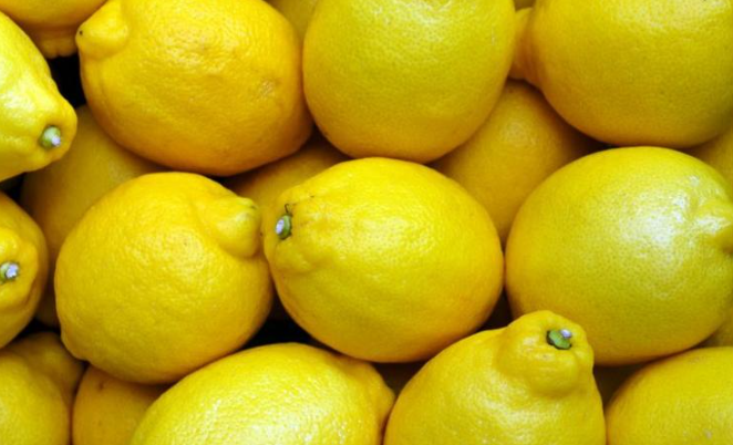 3 دنانير كيلو الليمون في السوق المركزي