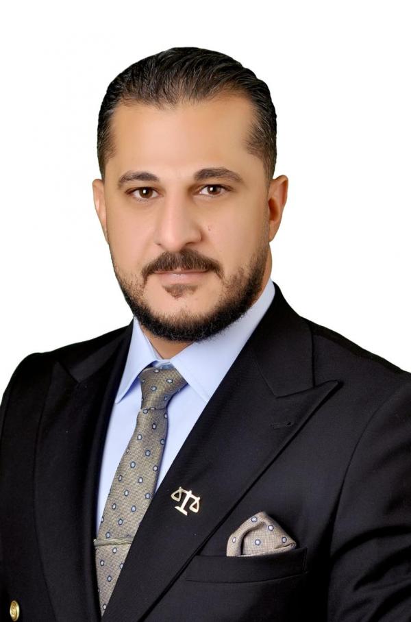 د. أحمد المومني  ..  مبارك أطروحة الدكتوراة في القانون