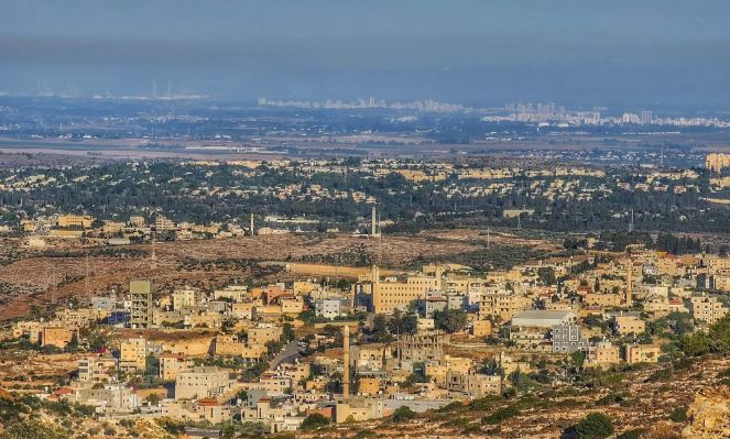  قرية "بيت عور الفوقا" تواجه مخططا استيطانيا لعزلها في رام الله