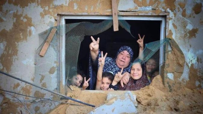 الغزيون يتحدّون مخطط التهجير ويرفضون النزوح القسري 
