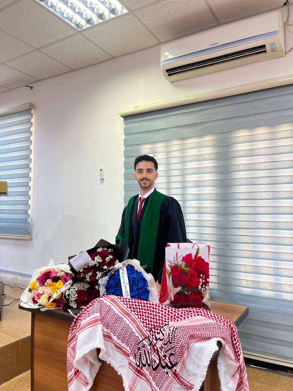 تهنئة وتبريك من الأهل والأصدقاء للباحث عبدالله صلاح الراعوش حصوله على درجة الماجستير