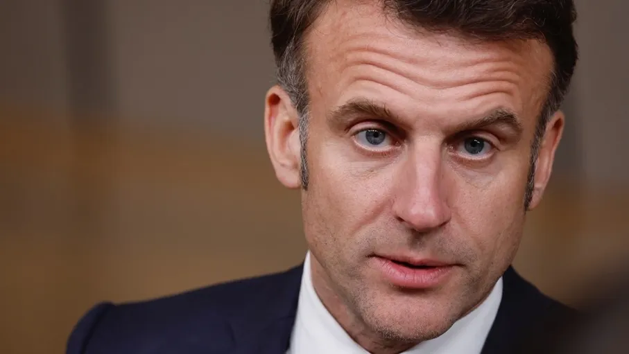 ماكرون يزور قبرص للتعبير عن التضامن معها بعد استهدافها بطائرات مسيّرة