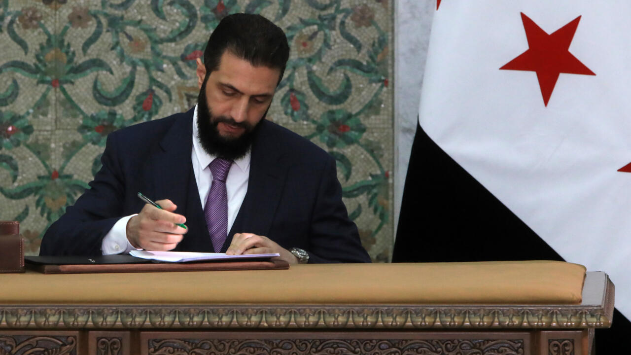سوريا  ..  أحمد الشرع يشكل هيئة للعدالة الانتقالية
