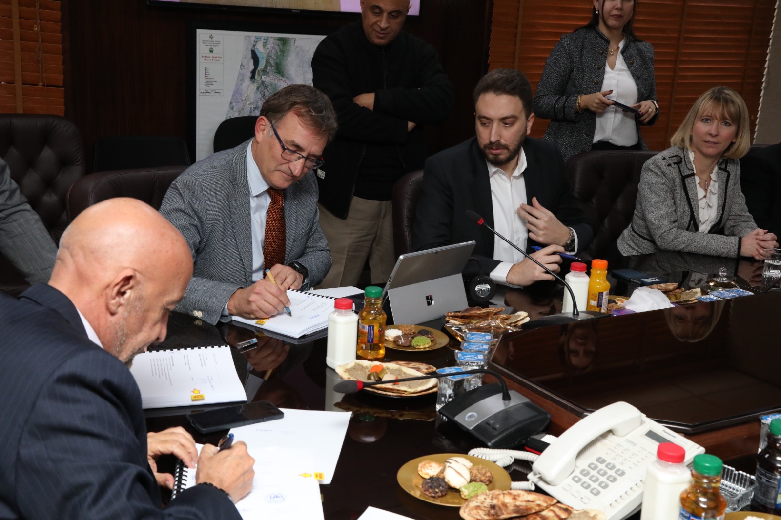 المياه: اتفاقية لاعادة تأهيل محطة تحلية ابار أبو الزيغان بقيمة 36 مليون دولار  