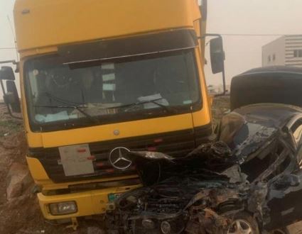 وفاة بحادث تصادم مروع بين "قلاب" ومركبة في المفرق 