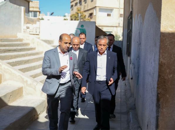 رئيس الوزراء يوجه بإنشاء مبنى جديد لمدرسة سيبويه في الزرقاء وصيانة المرافق الحالية
