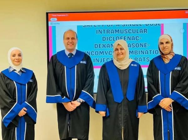 الدكتورة الصيدلانية إيمان الروسان  ..  مبارك الماجستير