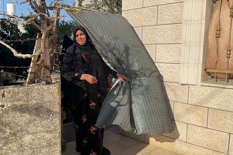 ​"المسخن" بلا زيت والبيت بلا جدران ..  كيف يواجه نازحو طولكرم رمضانهم ؟