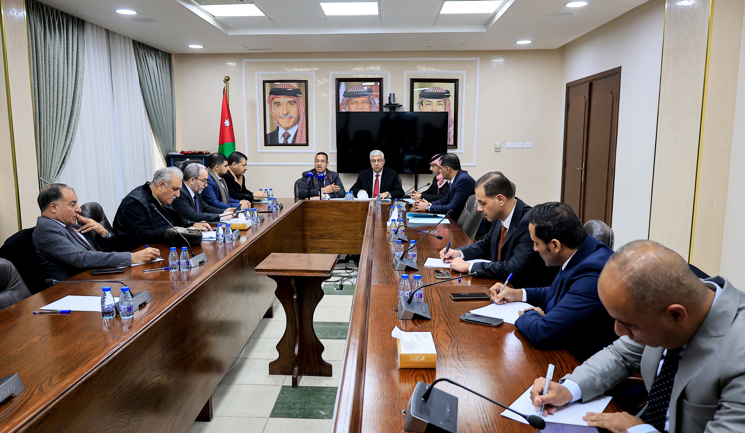 "الإدارية والبيئة" النيابيتان تبحثان استراتيجية الحد من الإلقاء العشوائي للنفايات للأعوام