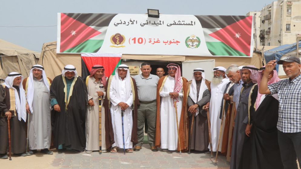 وجهاء خان يونس ورفح يزورون المستشفى الميداني الأردني جنوب غزة/10 