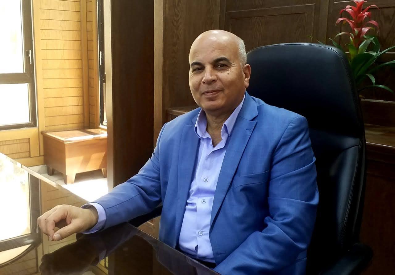 مواطنون يطالبون بلدية السلط الكبرى بفصل مدخل يرقا التجاري بجزيرة وسطية