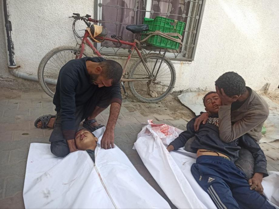 محمد وسلمان ..  طفولتان أنهكتهما الحرب وخطفهما صاروخ  