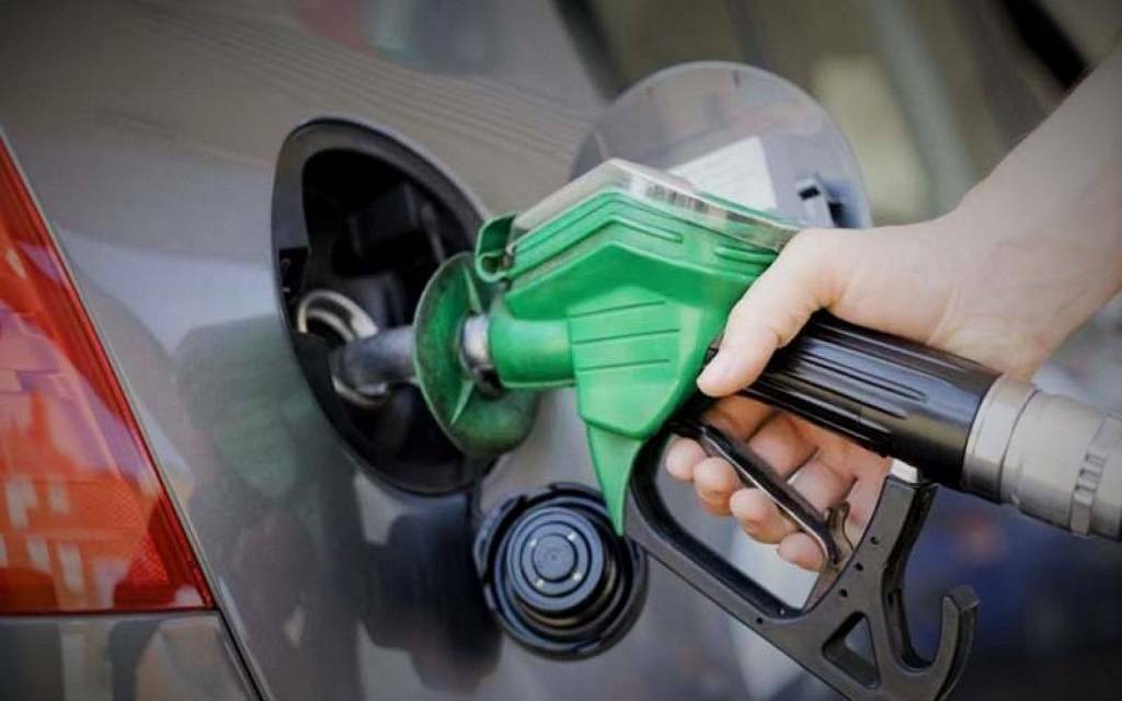 تخفيض أسعار البنزين 4 قروش ونصف والديزل 3 قروش ونصف لشهر حزيران