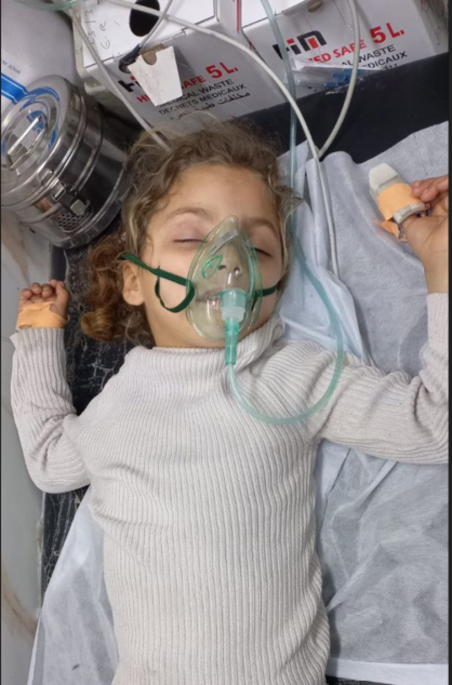 الطِّفلة أبو حصيرة ..  صحَّة تتلاشى أمام عجز التَّشخيص 