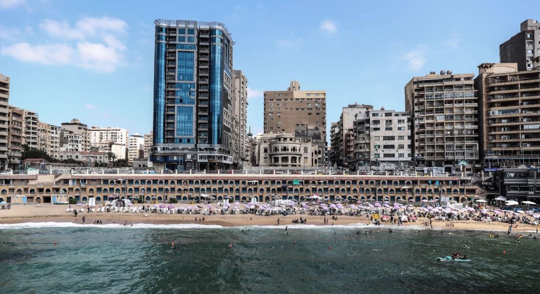 مصر  ..  فاجعة على شاطئ بالإسكندرية ..  غرق 6 طلاب وإصابة 24