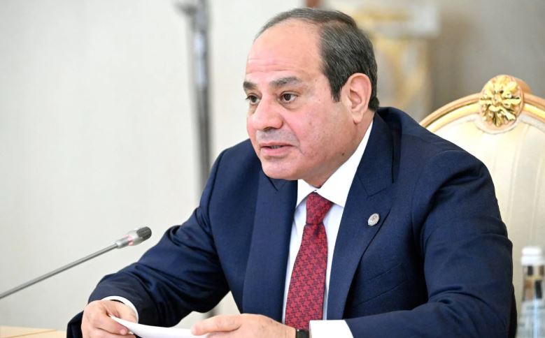 السيسي يعقد اجتماعاً مع قادة القوات المسلحة