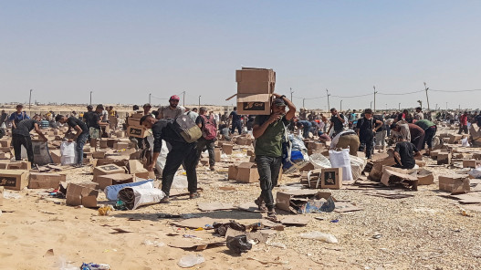 "الأونروا": جياع بغزة أُجبروا على الزحف وسط إطلاق نار إسرائيلي كثيف