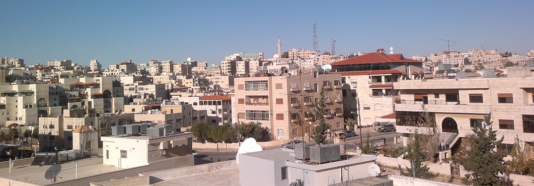 إلى أمانة عمّان: متى تنعم ضاحية الرشيد بحدائق مؤهلة وأمان مروري وحلول لفوضى الشوارع؟