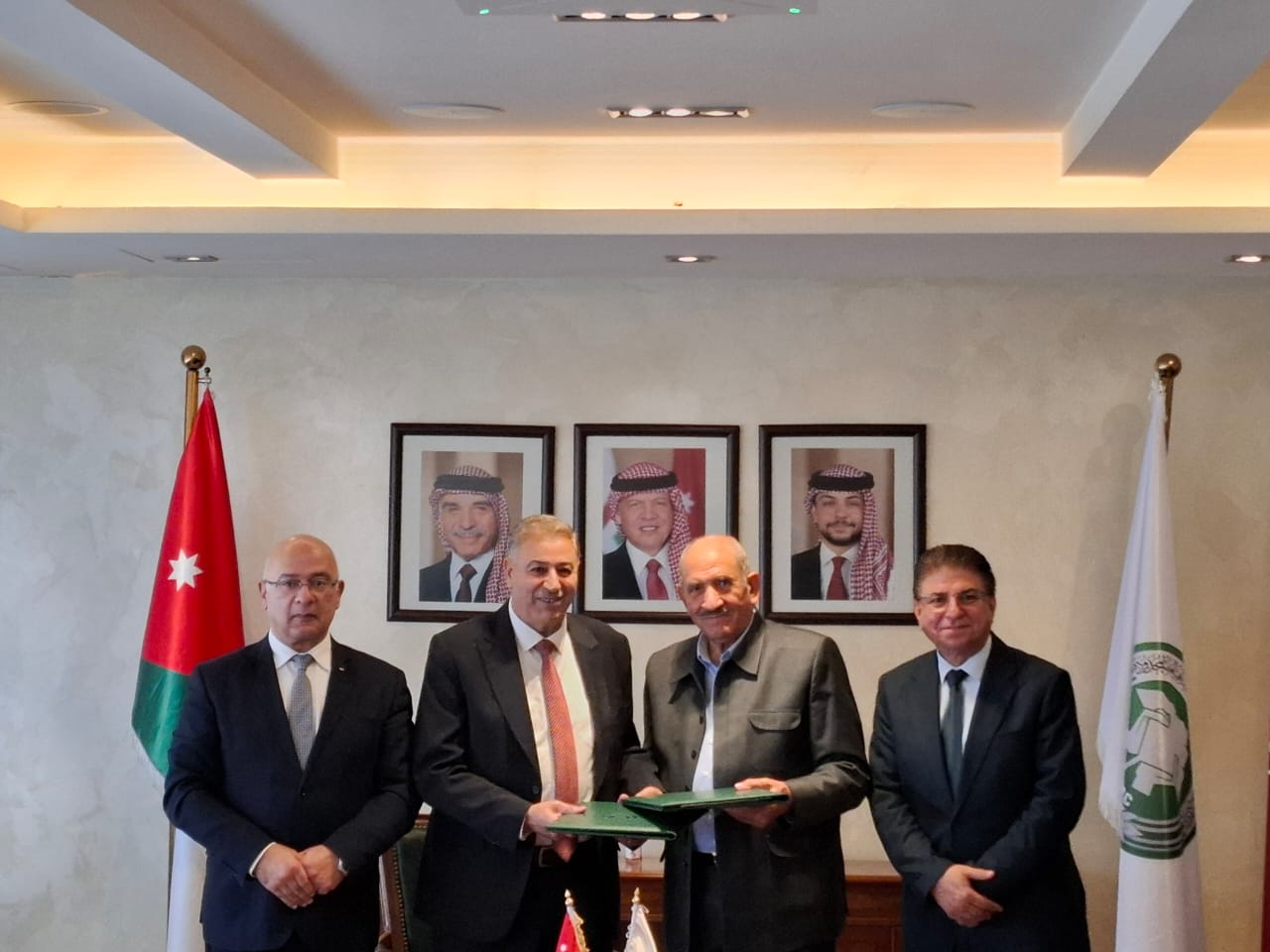 "البوتاس العربية" و"الفوسفات الأردنية" توقعان اتفاقية لإنشاء مجمع صناعي متكامل