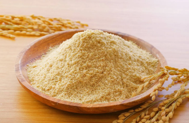 مركّب طبيعي في نخالة الأرز يهدّئ تقلصات الأمعاء