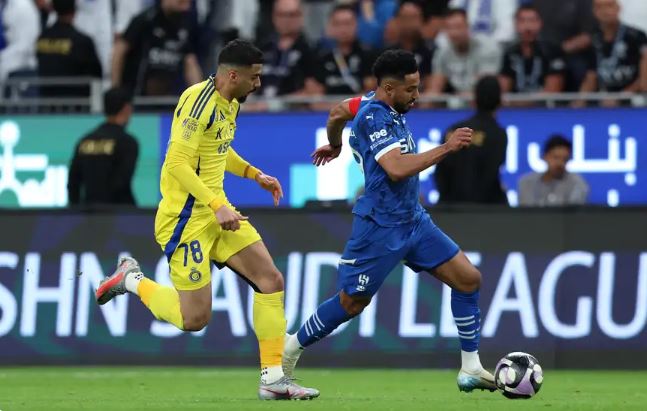 لماذا تعاقد الهلال مع لاجامي؟