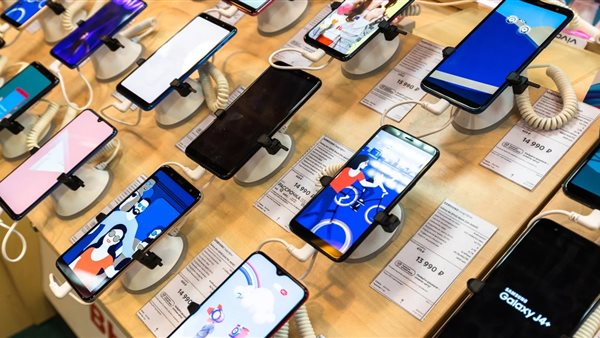 توقعات بتراجع مبيعات الهواتف الذكية في 2026 بسبب ارتفاع تكاليف الرقائق