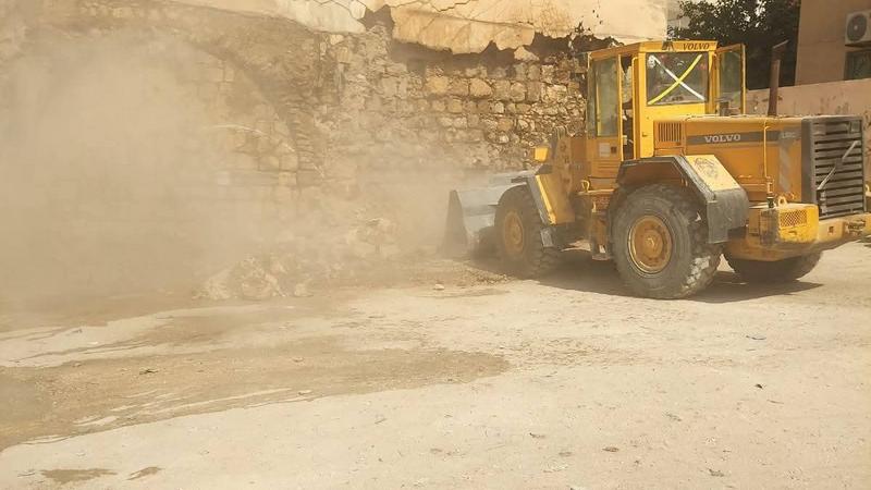 إزالة مبنى متهالك في الوسط التجاري حفاظا على الأرواح والممتلكات في جرش