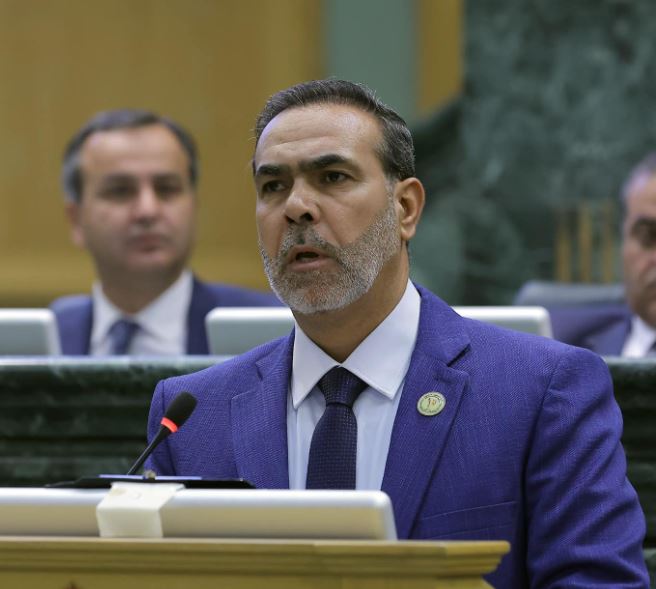 النواصرة: إذا كانت الحكومة تدرس تمديد خدمة الثلاثين عامًا… فيجب إنصاف من أُحيلوا للتقاعد المبكر تعسفًا