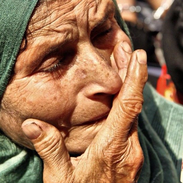 الأونروا: فلسطينية تبلغ أكثر من 100 عام تنزح قسرا إلى جنوب غزة