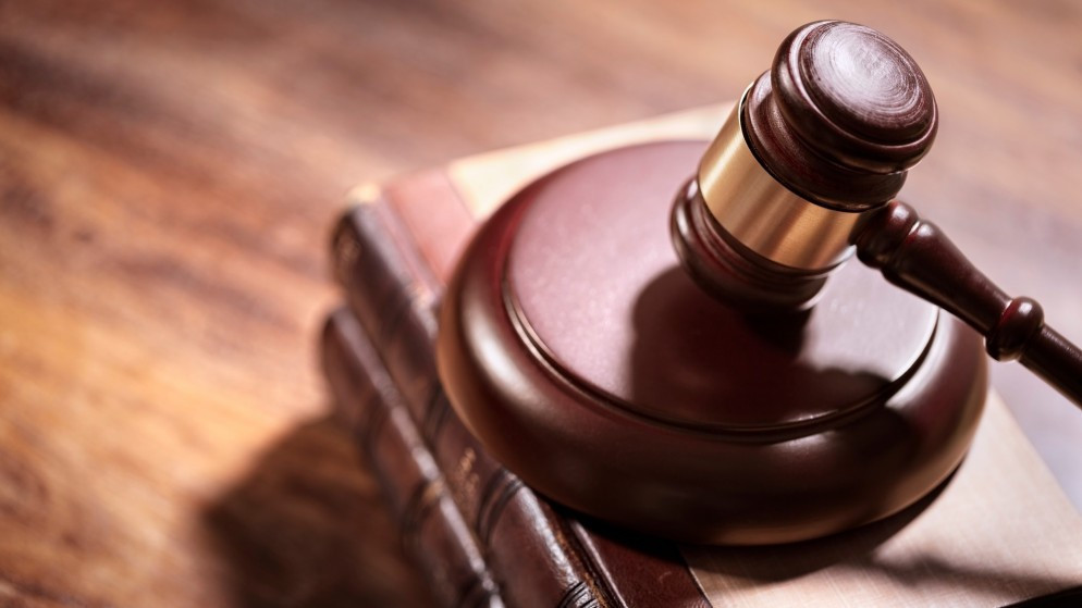 العقبة ..  ضبط أشخاص بينهم نائب حاولوا تهريب وثائق داخل مقر تابع لجماعة الإخوان المحظورة