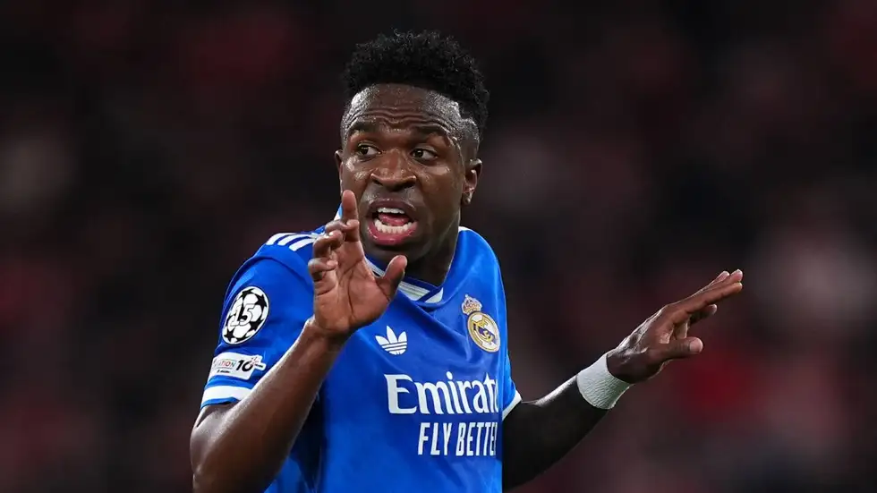 "لحظات من الرعب" ..  مستشار فينيسيوس الخاص يصاب بطلق ناري