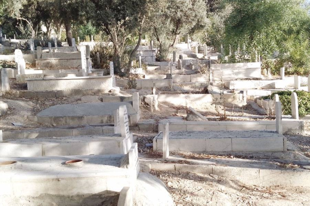 700 دينار مقابل نبش قبر؟ ..  شكاوى تفتح ملف مقبرة صويلح المغلقة وتطالب بتحقيق عاجل