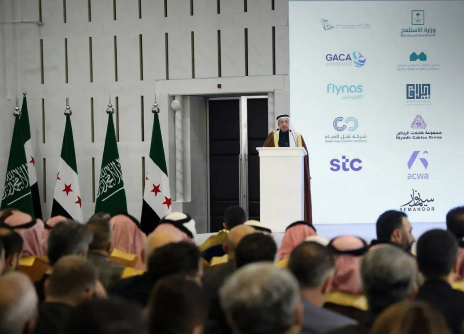 السعودية تدعم سوريا بـ«عقود استراتيجية»